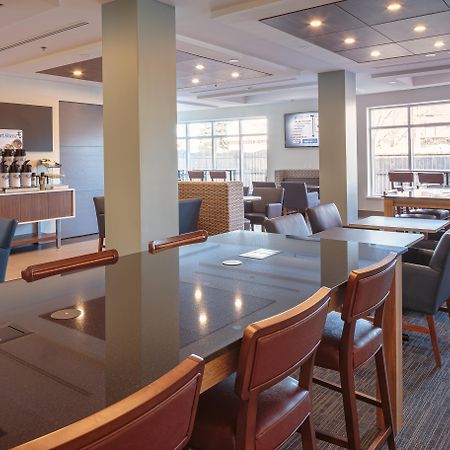 Holiday Inn Express & Suites - Belleville By Ihg מראה חיצוני תמונה