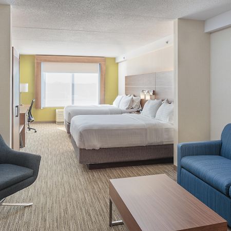 Holiday Inn Express & Suites - Belleville By Ihg מראה חיצוני תמונה