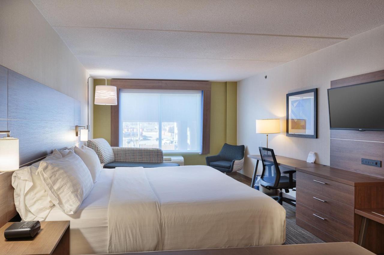 Holiday Inn Express & Suites - Belleville By Ihg מראה חיצוני תמונה