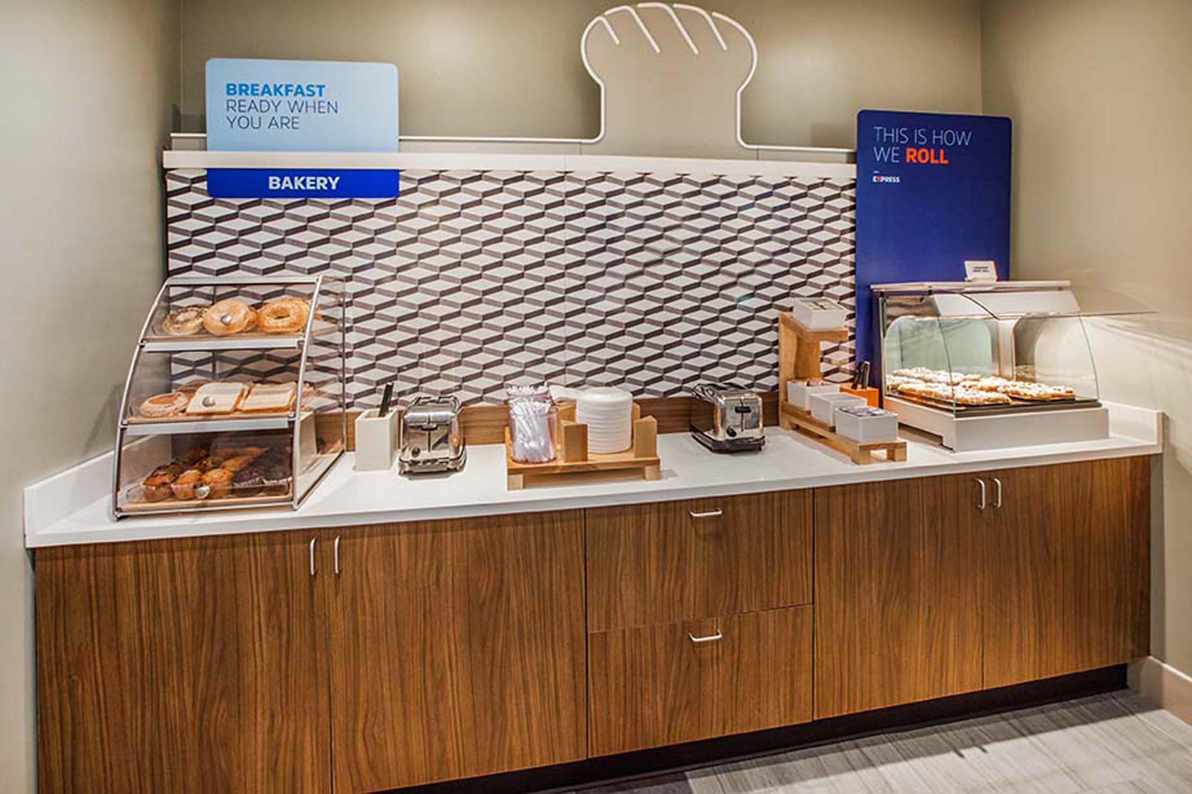 Holiday Inn Express & Suites - Belleville By Ihg מראה חיצוני תמונה