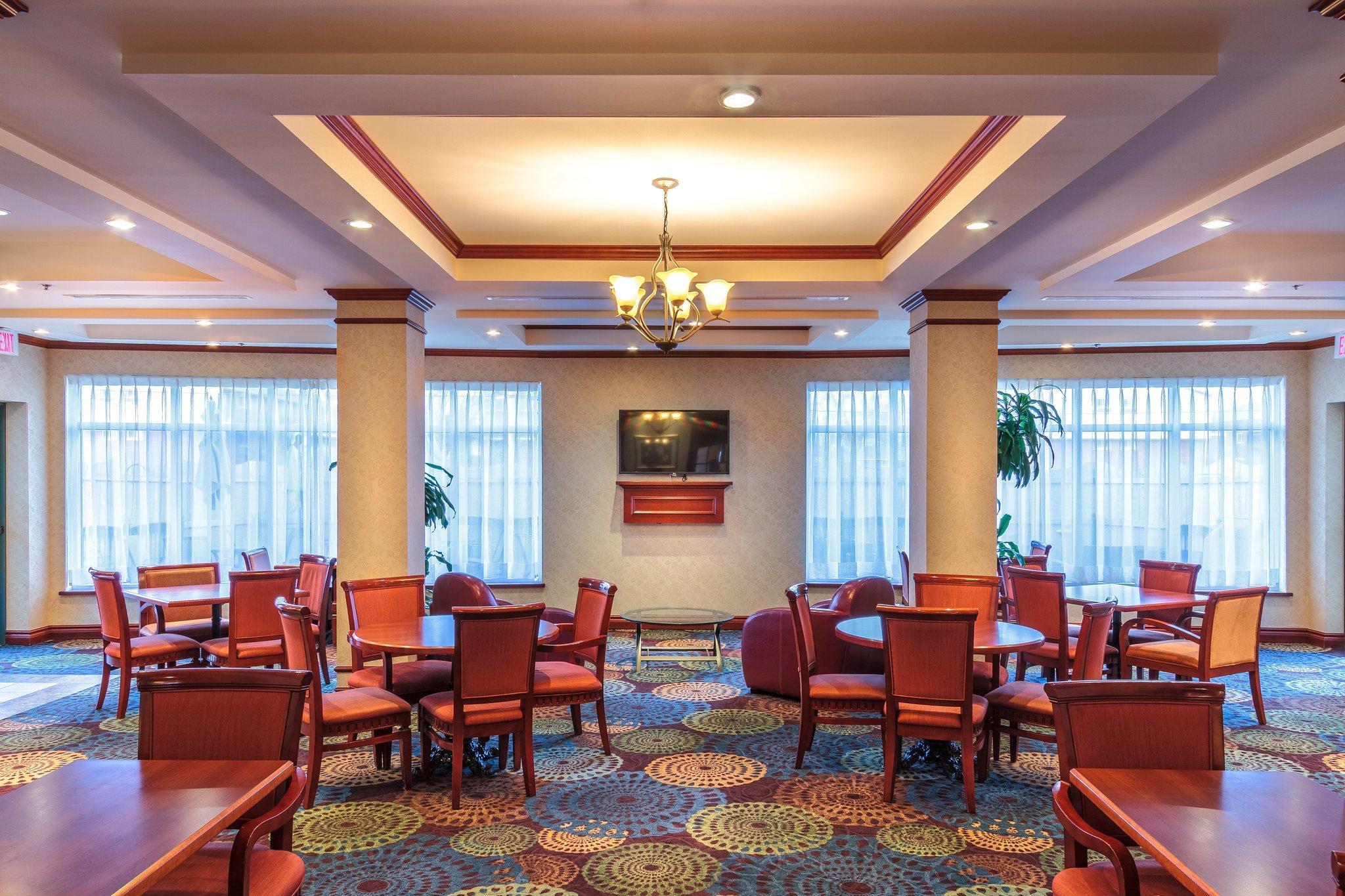 Holiday Inn Express & Suites - Belleville By Ihg מראה חיצוני תמונה