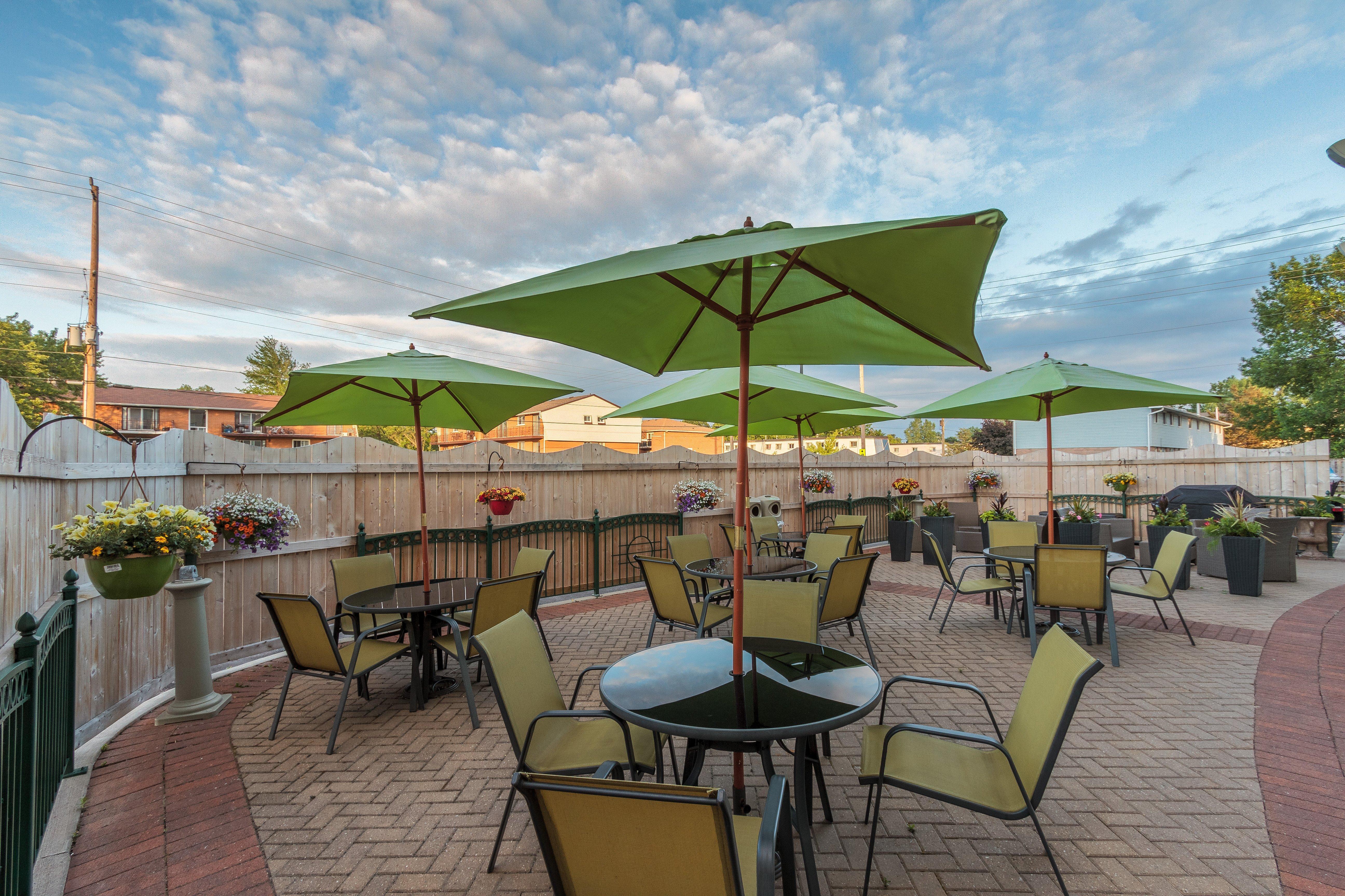 Holiday Inn Express & Suites - Belleville By Ihg מראה חיצוני תמונה