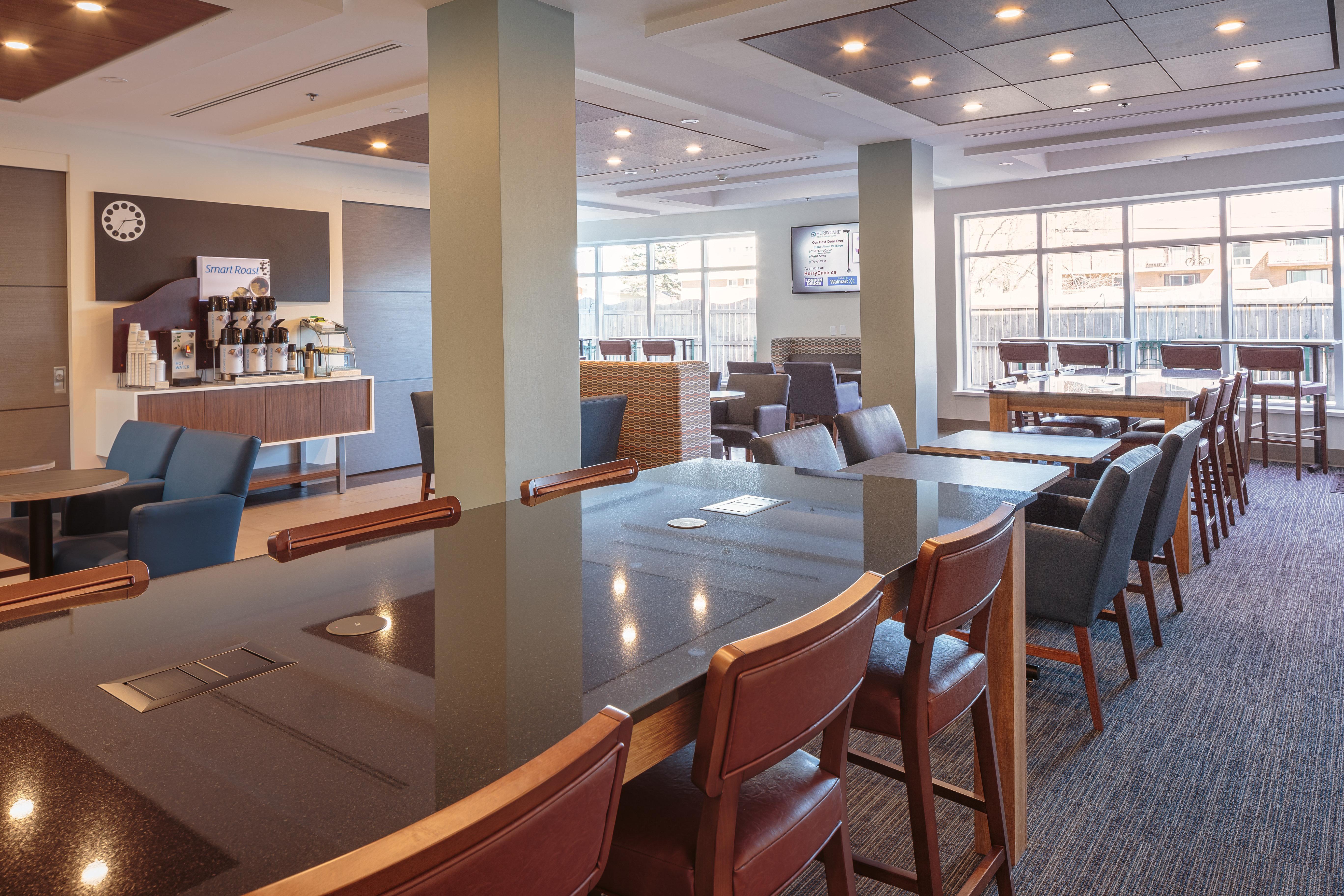 Holiday Inn Express & Suites - Belleville By Ihg מראה חיצוני תמונה