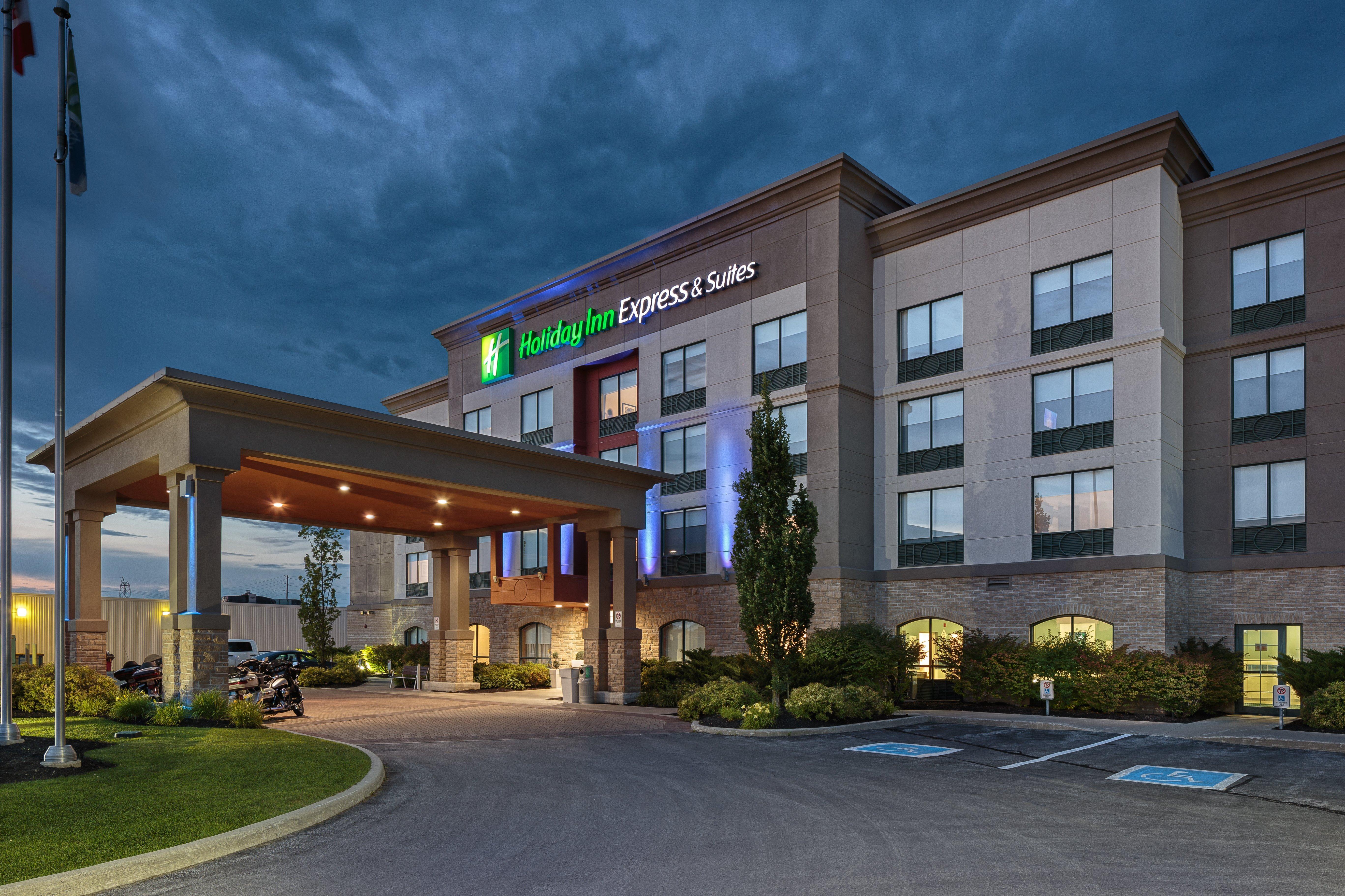 Holiday Inn Express & Suites - Belleville By Ihg מראה חיצוני תמונה