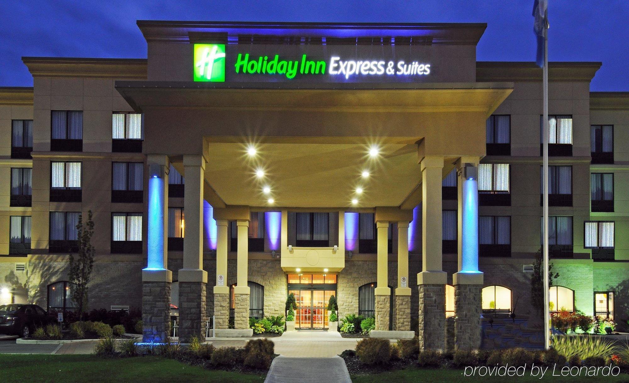 Holiday Inn Express & Suites - Belleville By Ihg מראה חיצוני תמונה