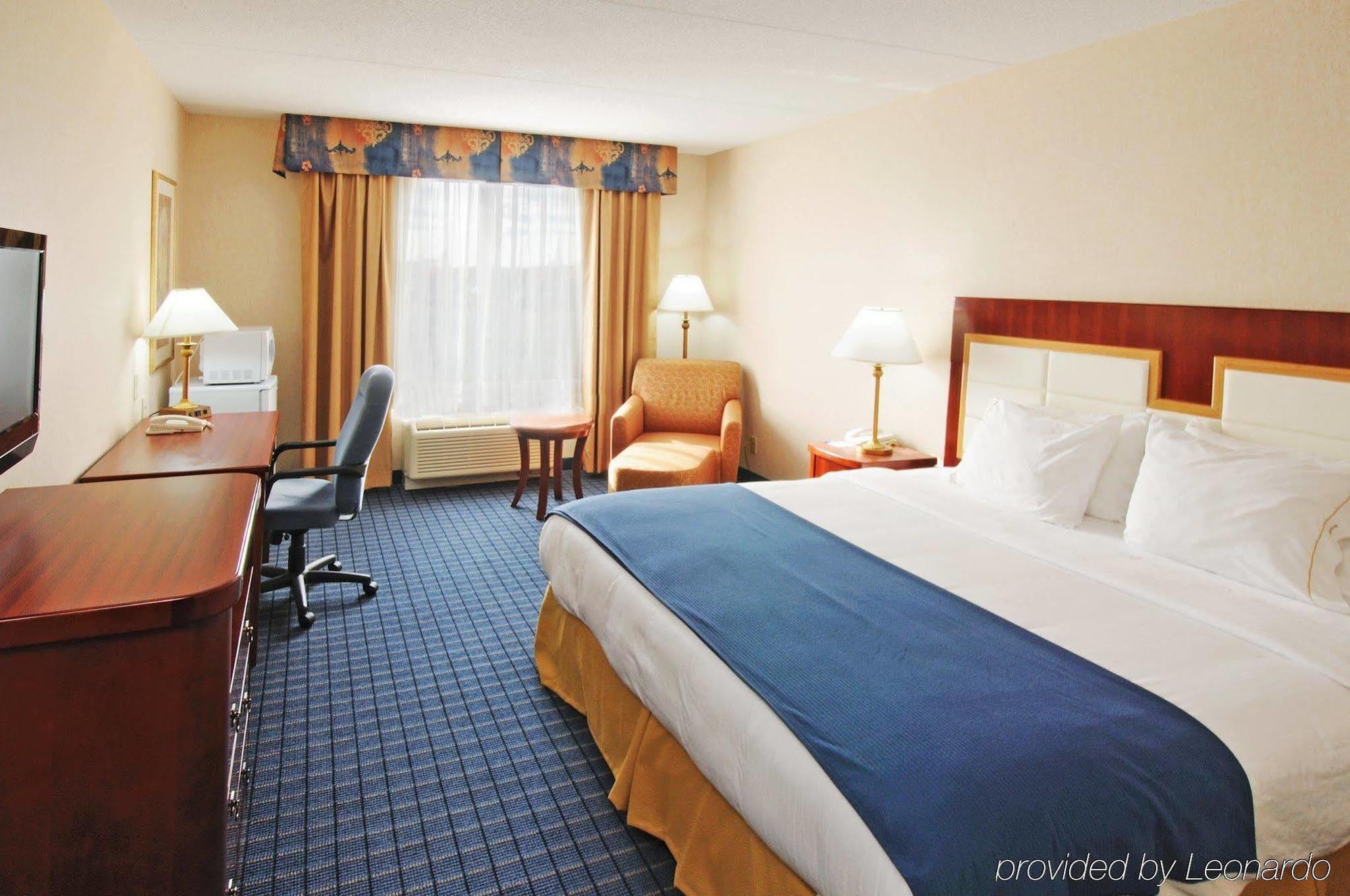 Holiday Inn Express & Suites - Belleville By Ihg חדר תמונה